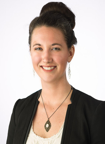 Dr. Laura Huisinga